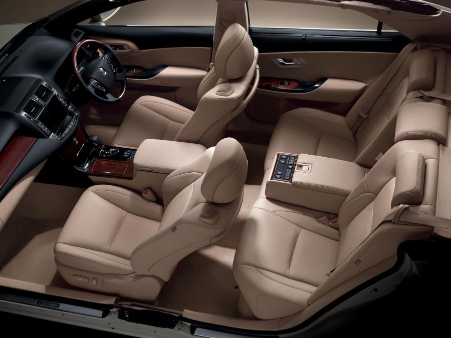  Toyota Crown Royal Saloon 2008 года  (фото 3 из 5)